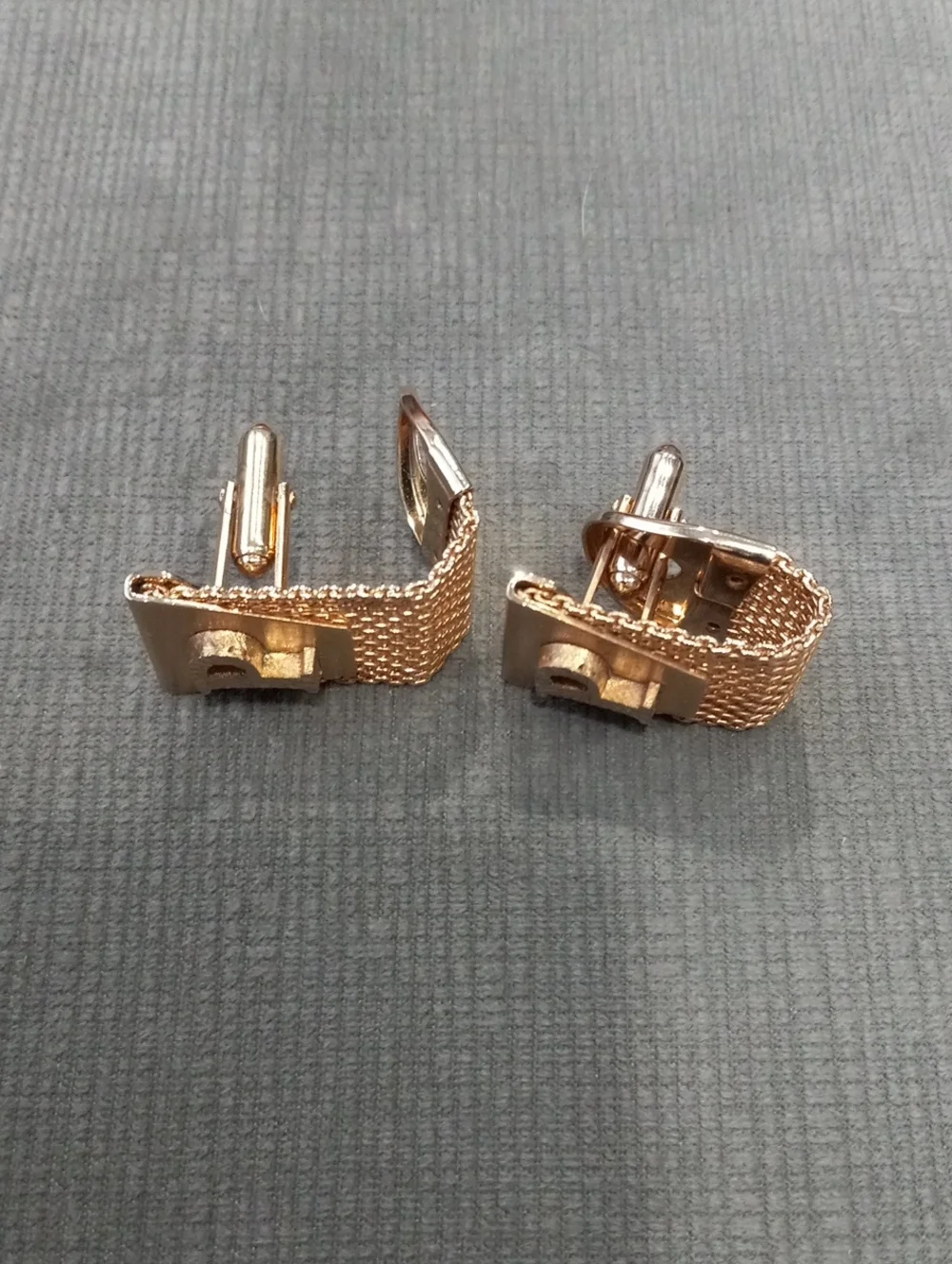 N/A elegant gold